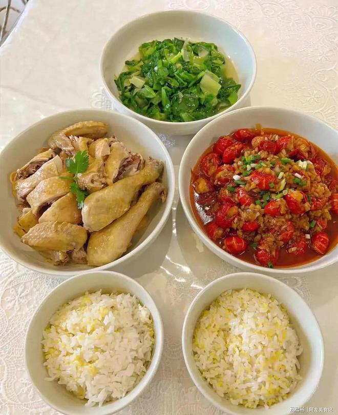 湖南母子俩晒一周美食每餐3道菜网友：老公还能安心上班吗？(图5)