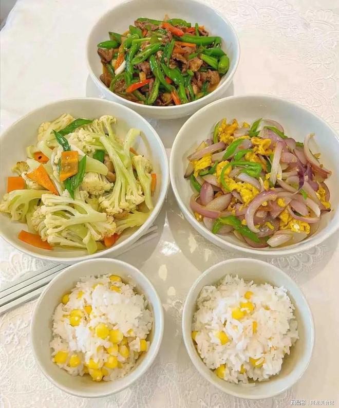 湖南母子俩晒一周美食每餐3道菜网友：老公还能安心上班吗？(图7)