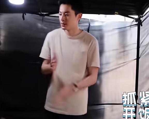王鹤棣对白鹿的爱藏在了他做的2道家常菜中开云网址(图6)