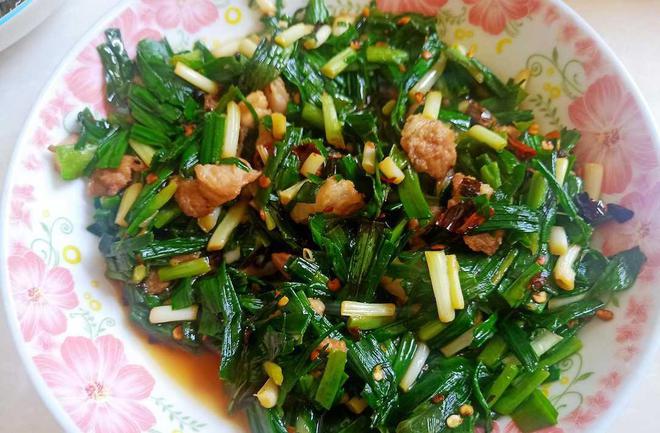 小两口的午餐简单的几道家常菜吃起来美味又下饭(图2)