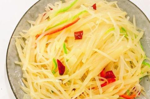 教你做家常菜开云kaiyun酸辣土豆丝清脆爽口香辣又开胃让你吃几碗饭(图1)