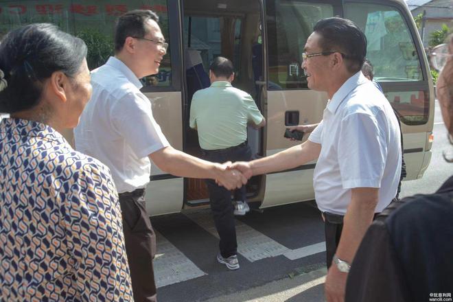 湖南省关工委主任杨泰波一行调研张家界施恩青少年辅导中心(图3)
