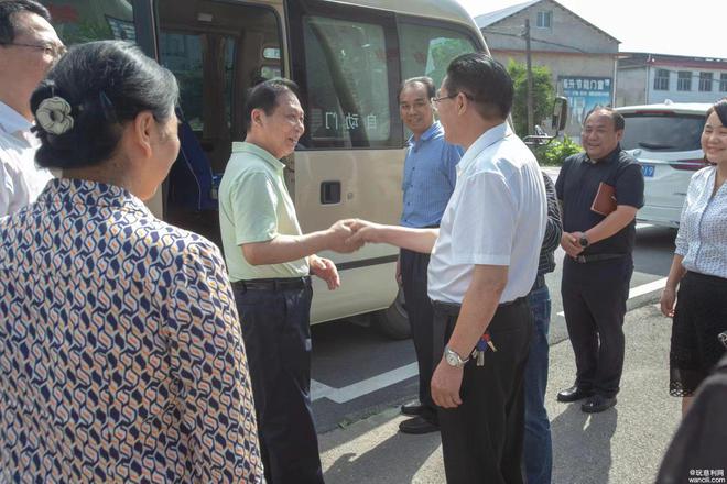湖南省关工委主任杨泰波一行调研张家界施恩青少年辅导中心(图2)