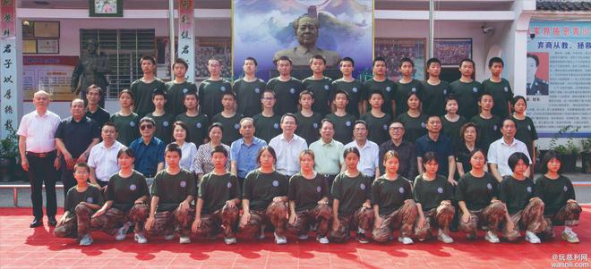 湖南省关工委主任杨泰波一行调研张家界施恩青少年辅导中心(图6)