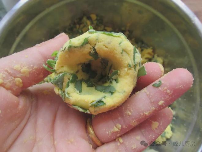 夏天地里长出的一种野菜凉拌烙饼都好吃清热利湿去暑气！(图13)