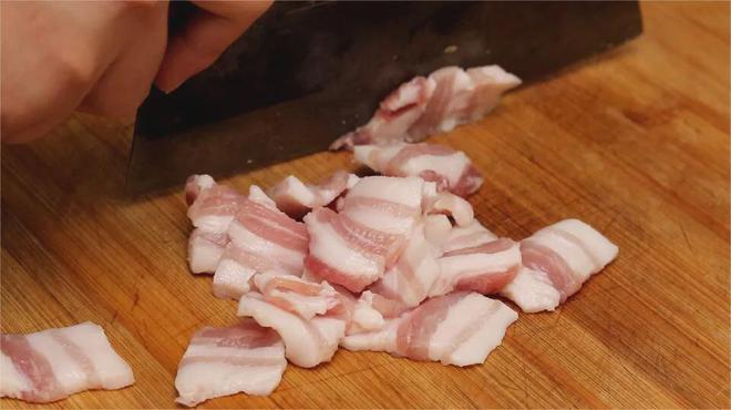 解冻肉不要用水泡饭店大厨分享秘诀5分钟快速解冻快试试！(图4)