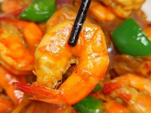 油爆虾作为一道色香味俱佳的家常菜深受人们的喜爱(图2)