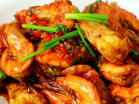 油爆虾作为一道色香味俱佳的家常菜深受人们的喜爱(图3)
