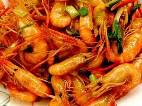 油爆虾作为一道色香味俱佳的家常菜深受人们的喜爱(图4)