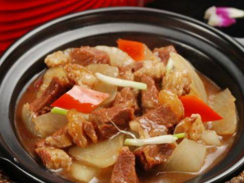 萝卜炖牛肉是一道简单易学、美味可口的家常菜很多人喜爱(图2)
