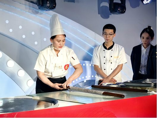 2024东北（兰西）农食加工产业高质量发展大会举办兰西筋饼吉尼斯世界纪录诞生(图7)