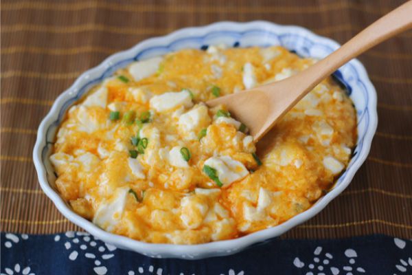 咸蛋黄豆腐一道色香味俱佳的家常菜以其独特的口感和风味(图3)
