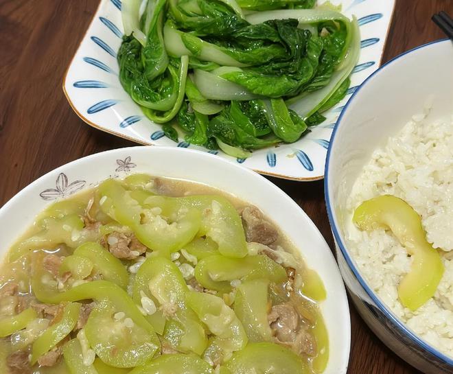 广东夫妻冷战3天各自做各自的饭网友笑称：真实又搞笑(图2)