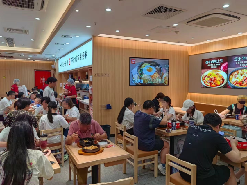 一年开店近500家揭秘米村拌饭顶流密码(图4)