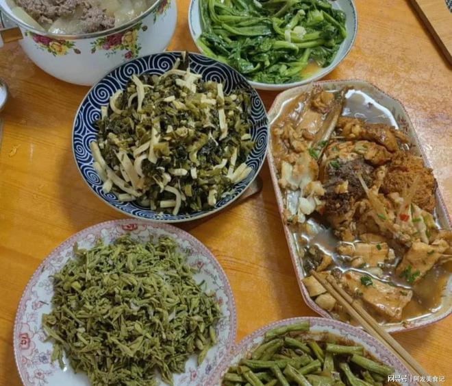 安徽女子暑假花3000请人做饭子女吃得停不下来嘴：比妈妈做的香(图2)