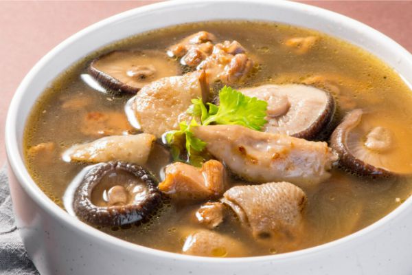 香菇炖鸡不仅是一道美味佳肴更是一道简单易学的家常菜(图3)