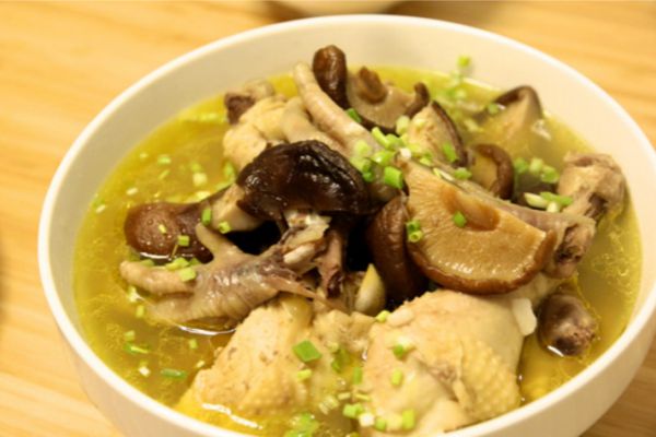 香菇炖鸡不仅是一道美味佳肴更是一道简单易学的家常菜(图2)