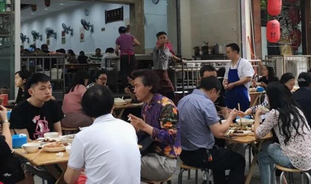 成都极具人气的苍蝇馆子80年的老味道只有春熙路的街坊才懂(图3)