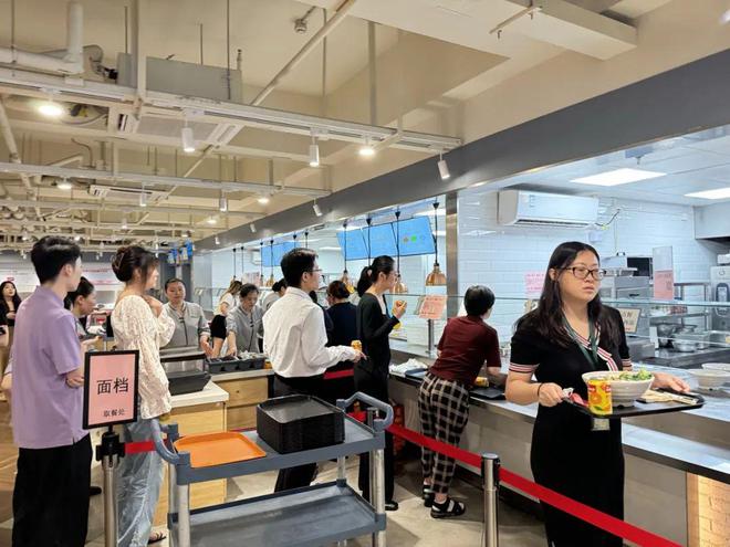 2024年市商务委“政府开放月”活动：走进静安白领餐厅安心午餐一探究竟(图3)