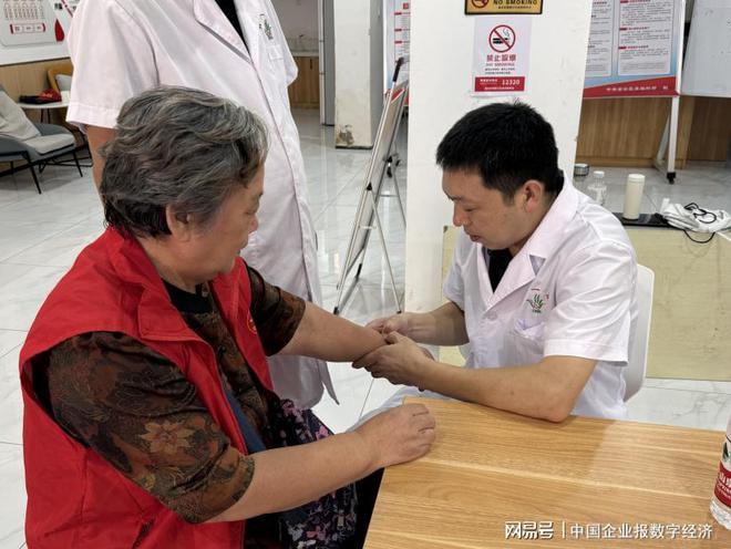“郑州慈善宣传季”大幕开启慈善项目单位纷纷亮相两大日宣传现场(图4)