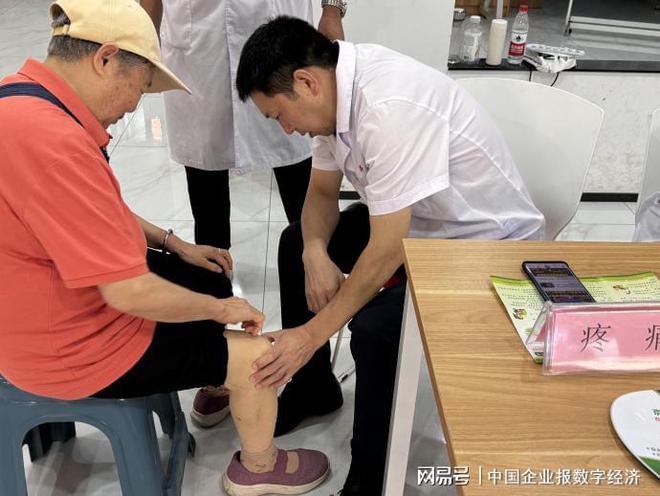 “郑州慈善宣传季”大幕开启慈善项目单位纷纷亮相两大日宣传现场(图5)
