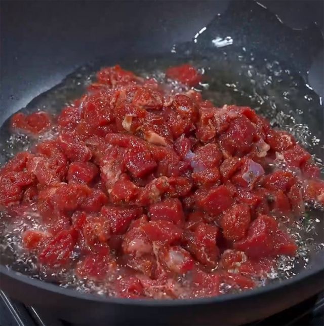 炒猪肉嫩的技巧瘦肉发柴嚼不动教你几个诀窍肉嫩又美味(图4)