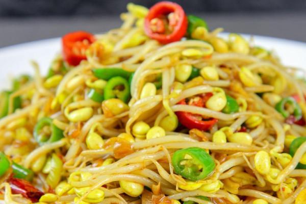 爆炒黄豆芽一道简单却营养丰富的家常菜深受广大家庭的喜爱(图4)