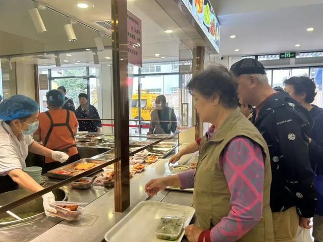 重阳节当天这家社区食堂将推出特价菜→(图4)