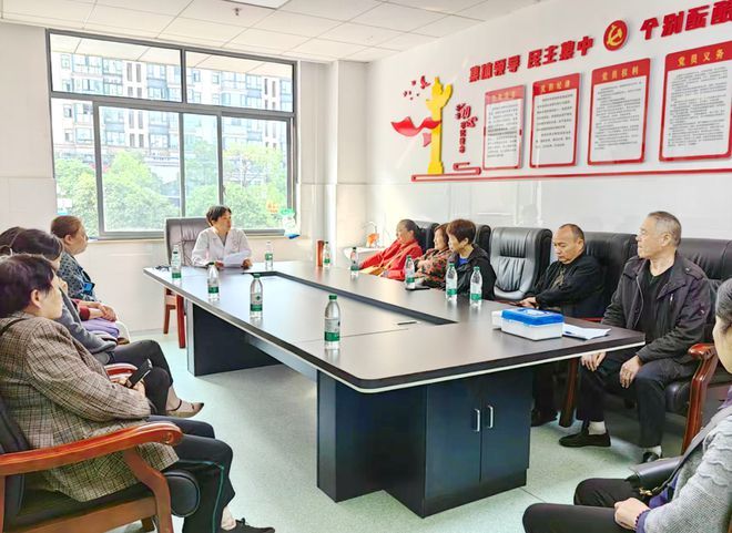 常德市第四人民医院开展糖尿病科普义诊活动助力健康生活(图1)