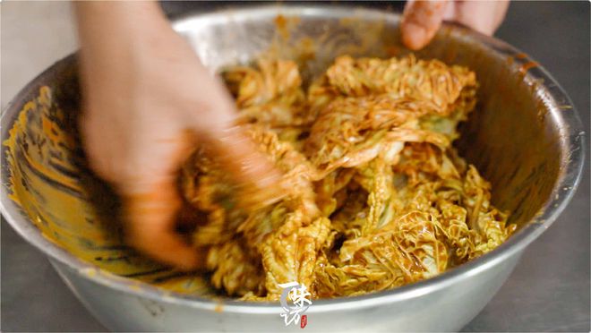 你绝对没见过！乾隆白菜的独特做法吃了就停不下来！(图4)