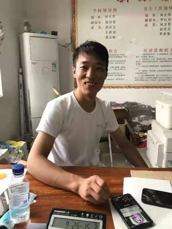 “菜刀”入鞘坤朋作别(图3)