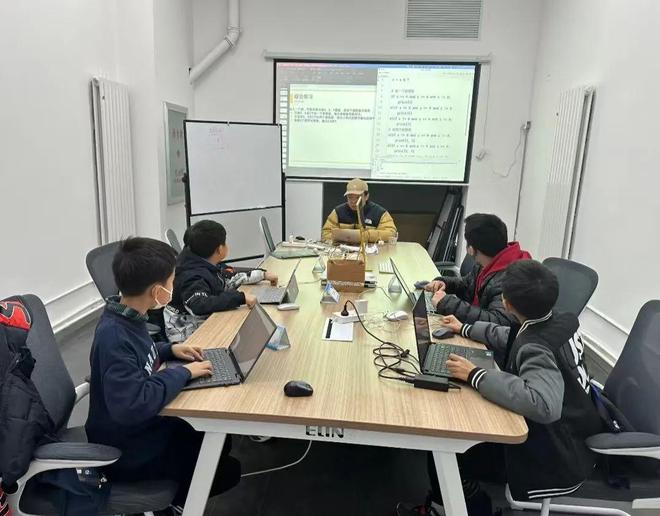4至9年级学生可参加！第三届四川省青少年C++算法设计大赛报名开启(图1)