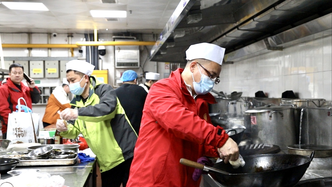 “食”力出圈!“2024湖南十大金牌健康年菜”和“预制湘菜过亿单品榜单”新鲜出炉(图1)