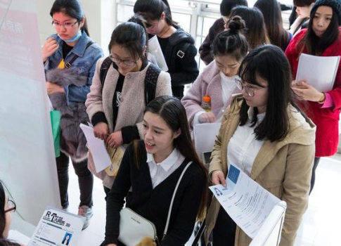 2024年现代年轻人尴尬又现实的4种社会现象希望2025不会继续存在(图10)