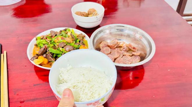 回村的一餐简单而家常很下饭(图2)