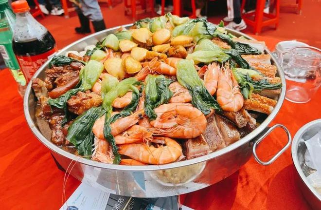 行业动态全国首个《粤式海味大盆菜团体标准》发布！一德路海味干果市场成“最强供应链”(图2)