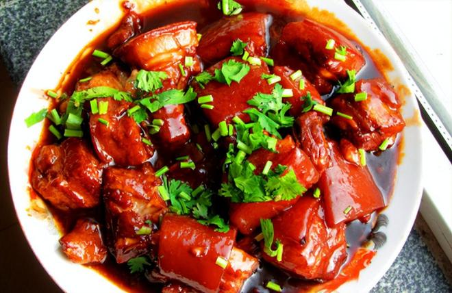 田老师红烧肉是预制菜吗？本文将帮助大家理清这一问题的本质！(图1)