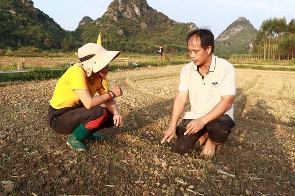 躬耕沃野守初心笃行实干促振兴(图1)