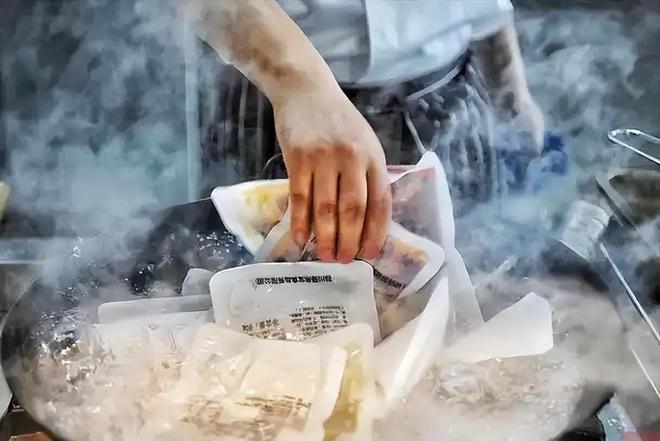 太恶心！5元料理包黑幕曝光预制菜代工链触目惊心外卖党中招(图9)