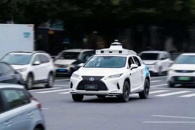 小鹏押宝、蔚来理想反对Robotaxi会是一门好生意？(图10)