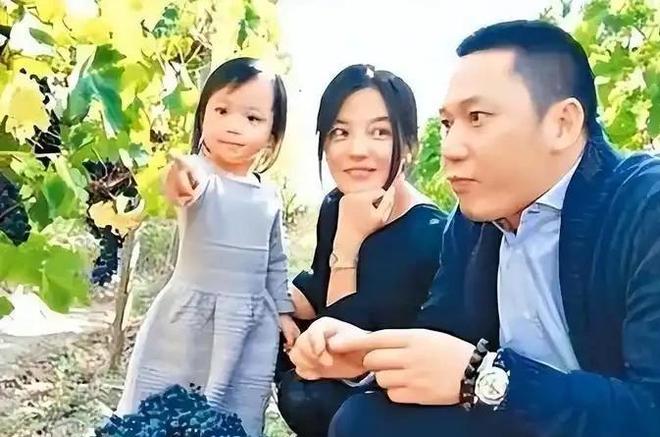 黄有龙做梦没想到自己重金培养的女儿竟让赵薇口碑“逆转”(图9)