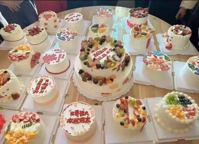 被拐21年后小伙卖房卖车、辞职、改户口回到亲生父母身边！本人回应“家庭条件”质疑(图4)