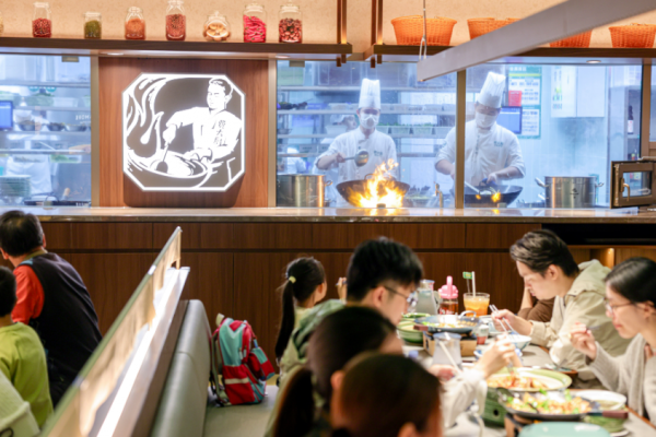 费大厨南京二店开业再现转圈盛况国民炒菜连续两月霸屏南京！(图3)