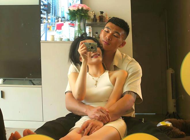 范志毅的英籍女儿：身材傲人与国足马镇订婚跟继母相处如闺蜜(图5)