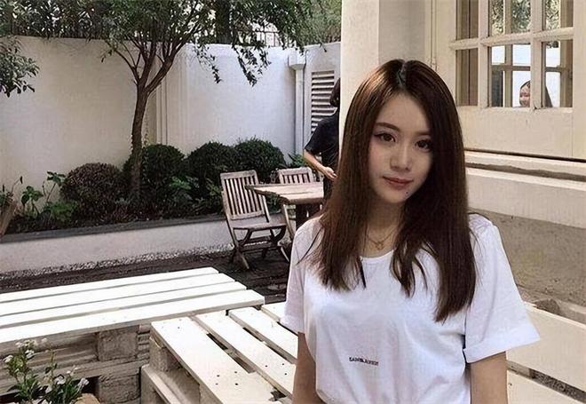 范志毅的英籍女儿：身材傲人与国足马镇订婚跟继母相处如闺蜜(图3)