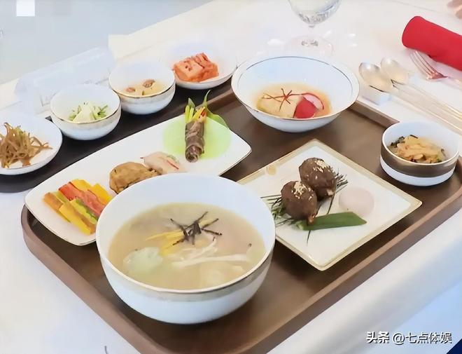 李在明也没想到访华仅3天59岁妻子竟凭一个举动给他长脸了(图12)