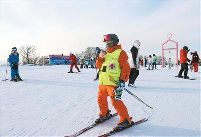 雪道上的“安全哨兵”（新职·新知㉝）(图1)