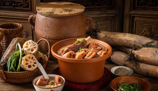 从困在武汉到北上广深“排队王”楚菜的火越烧越旺！(图2)