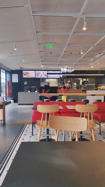 贾国龙与罗永浩“预制菜”大战背后：为什么麦当劳肯德基没人骂？(图1)